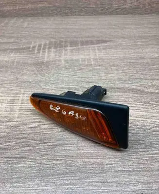 Subaru Legacy Front fender indicator light 220902 12V5WW5W