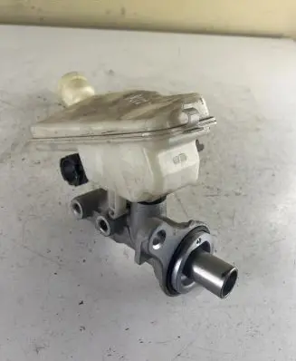 Peugeot 207 Master brake cylinder 32067093 32067093L