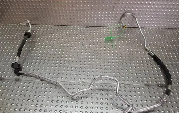 Mercedes-Benz C AMG W204 Air conditioning (A/C) pipe/hose S26370892 A2048302015