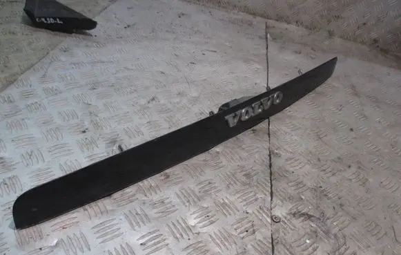 Volvo V50 Rear light center trim bar blend 39898535 16384