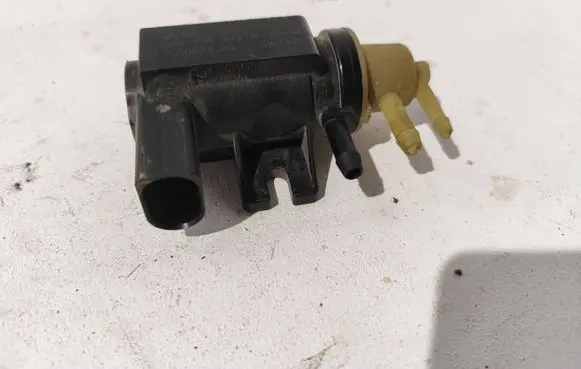 Vacuum valve