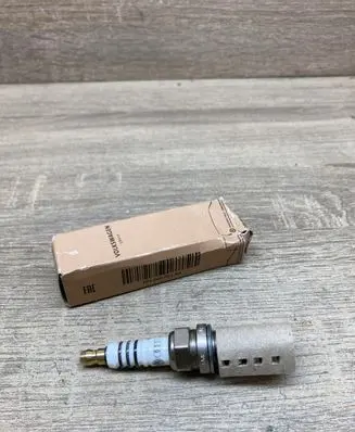Audi A8 S8 D2 4D Spark plug 101000051AA