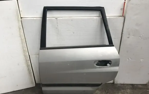 Mitsubishi Space Star Rear door