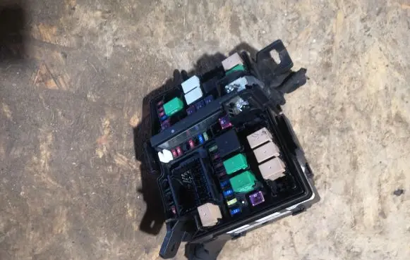 KIA Optima Fuse module