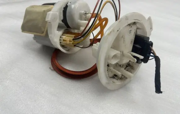 Audi A4 S4 B9 In-tank fuel pump 8W0919087J 8W0919087