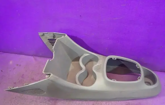 Peugeot 107 Center console 588110H010