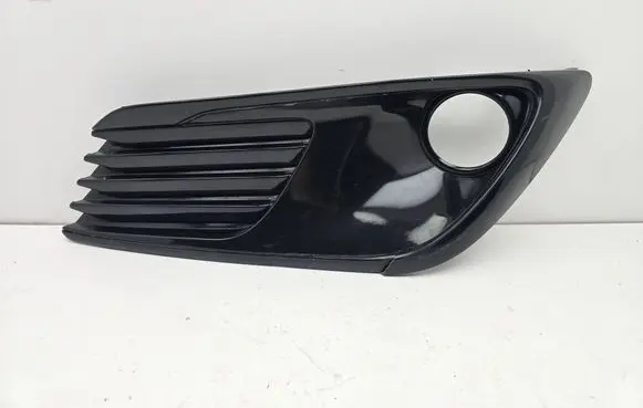 Toyota Auris E180 Front bumper lower grill 8148102580