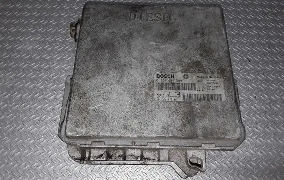 Peugeot 605 Engine control unit/module 0281001589 9628607180