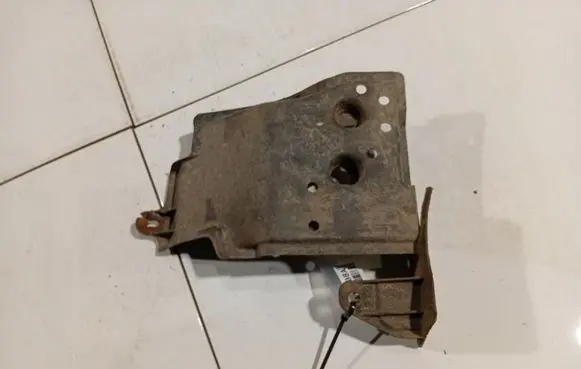 Toyota Auris 150 Engine splash shield/under tray