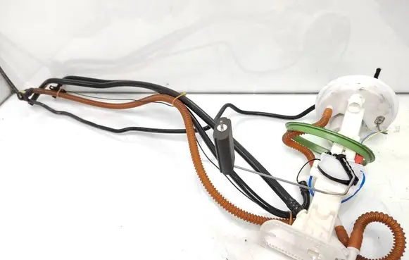 BMW X5 E70 Fuel level sensor 7181082 5600382 8108208220062