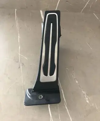 BMW 1 F40 Accelerator throttle pedal 35406889821 12037313DE