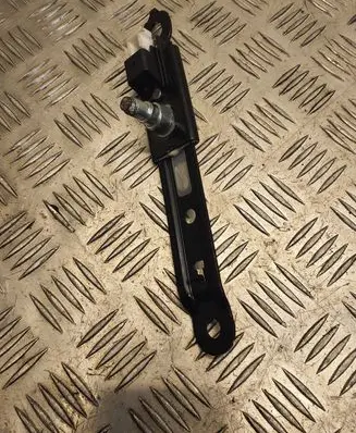 Toyota Avensis T270 Seat belt height adjuster 