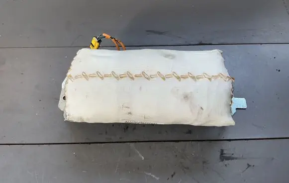 Passenger airbag
