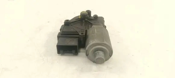 Volkswagen Tiguan Sunroof motor/actuator 8R0959591A