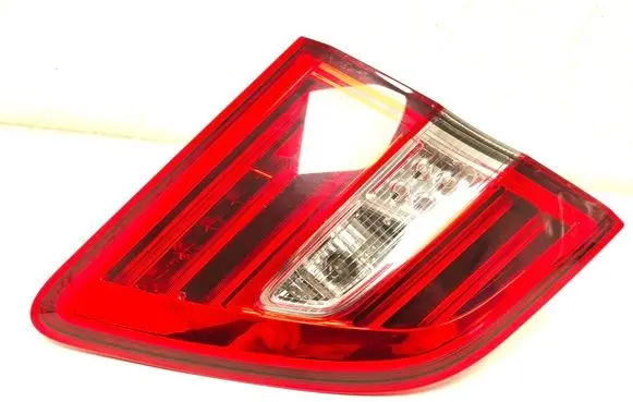 Tailgate rear/tail lights
