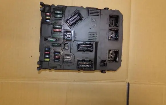 Peugeot 206 Comfort/convenience module 9646777280