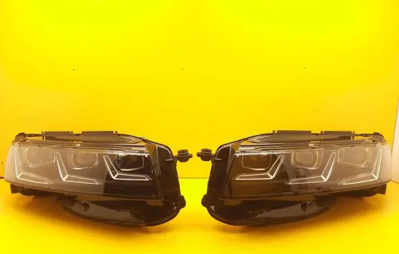 Volkswagen Touareg III Headlight/headlamp 761941081F 761941082F