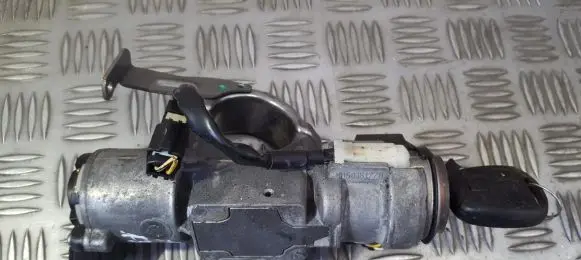 Toyota Auris 150 Ignition lock 736661A 736-661-A