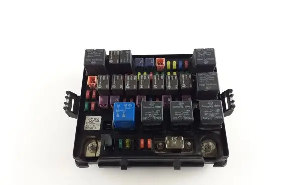 SsangYong Rexton Fuse module Y250P03 A3177A338110U176
