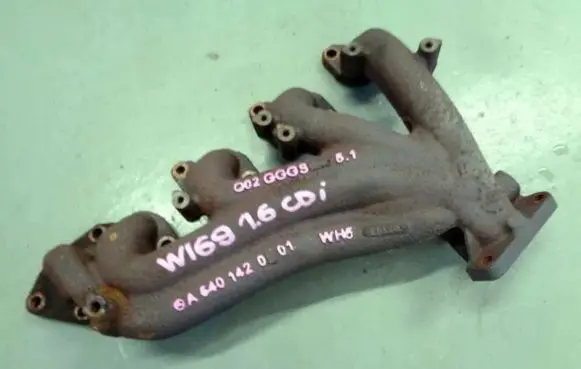 Mercedes-Benz A W169 Exhaust manifold