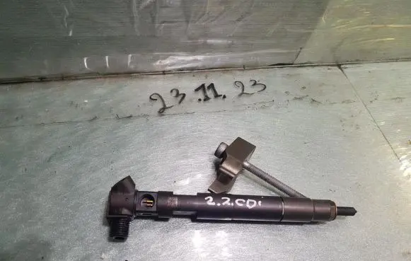 Mercedes-Benz Sprinter W907 W910 Fuel injector a65110703087