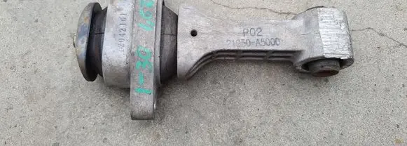 Hyundai i30 Engine mount bracket 21950A5000