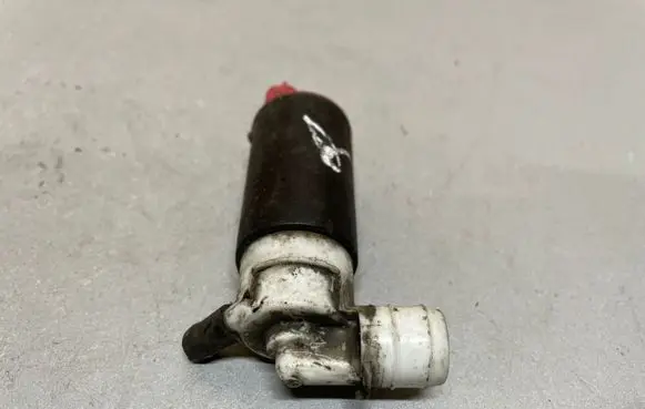Toyota Corolla Verso E121 Headlight washer pump 
