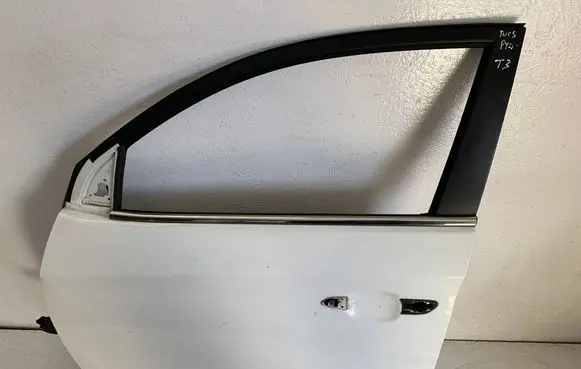 Hyundai Tucson TL Front door 