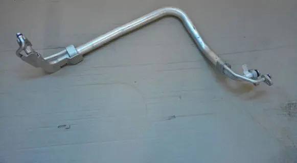 Volkswagen Touran II Air conditioning (A/C) pipe/hose 5QB816738