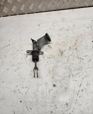 Nissan Terrano Clutch slave cylinder