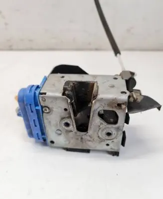 Audi A4 S4 B5 8D Rear door lock 8D0839015A 5L06E8000
