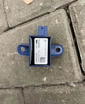 Mercedes-Benz CLS C218 X218 Airbag deployment crash/impact sensor A2128205026