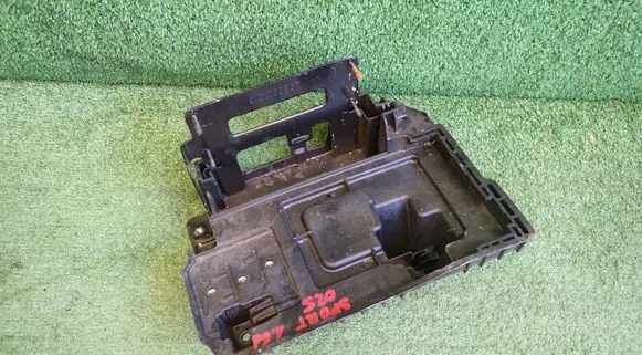 Battery box tray