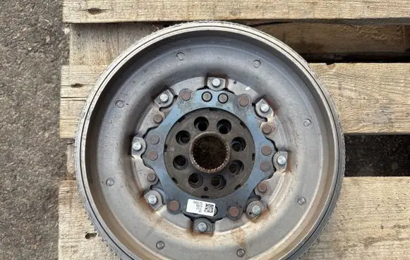 Volkswagen Arteon Shooting Brake Dual mass flywheel 05L105266J
