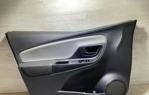 Toyota Yaris Front door card panel trim