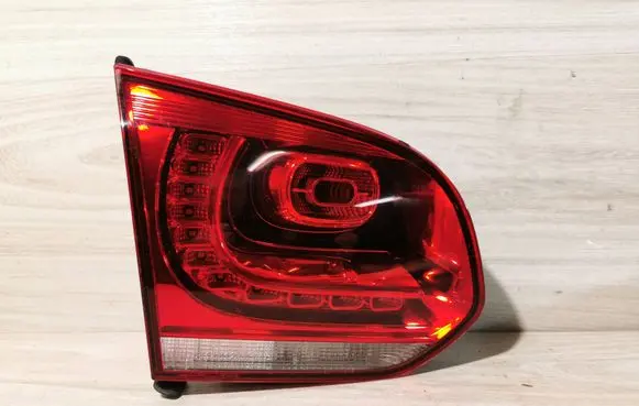 Volkswagen Golf VI Tailgate rear/tail lights 174203