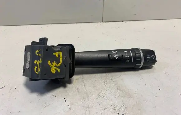 Volvo V70 Front wiper blade arm 30798530 07W10D