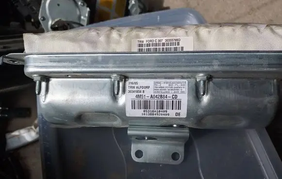Ford Focus Passenger airbag 4M51A042B84CD