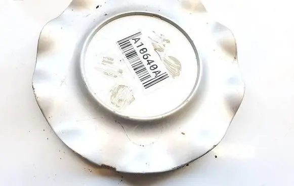 Volkswagen PASSAT B5 Original wheel cap 4a0601165b