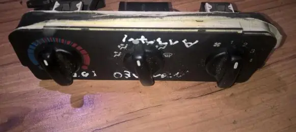 Ford Mondeo MK I Climate control unit 93bw18d451ae