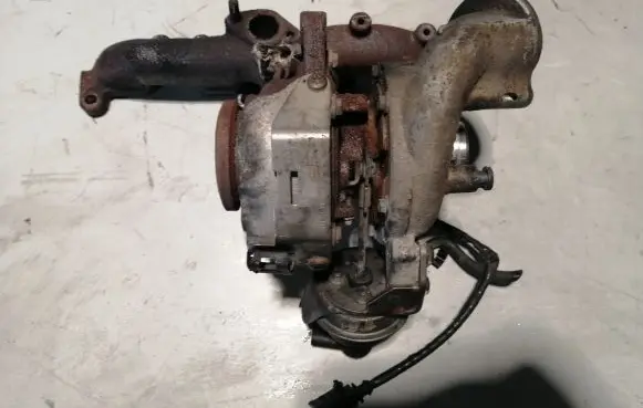 Volkswagen Golf VI Turbo 03L253016T