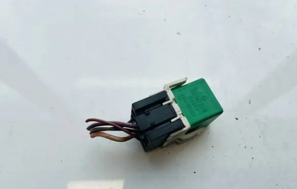 Mercedes-Benz Vaneo W414 Other relay 0025422319