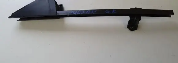 Nissan Pulsar Rear door windshield rail 