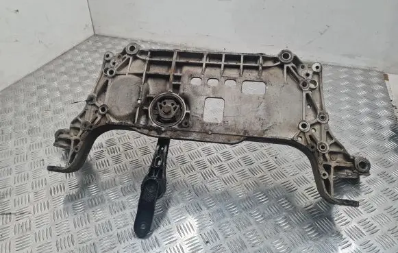 Volkswagen Touran I Front subframe 7N0199369A