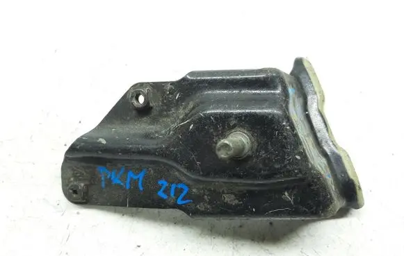 Volkswagen Golf Plus Fender mounting bracket