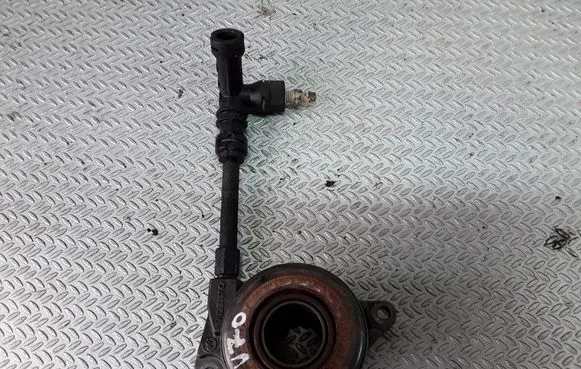 Clutch slave cylinder