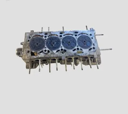 Opel Astra J Engine head 55571949