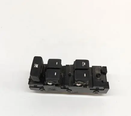 Hyundai i20 (GB IB) Electric window control switch 93570C8110