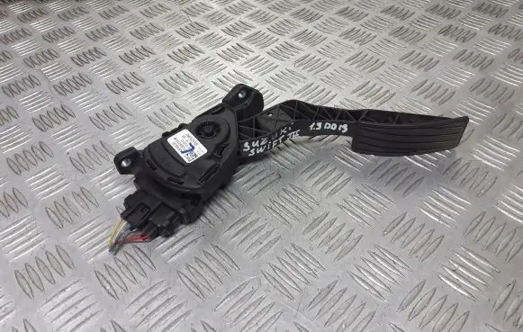 Suzuki Swift I Accelerator pedal position sensor 49400-68L50