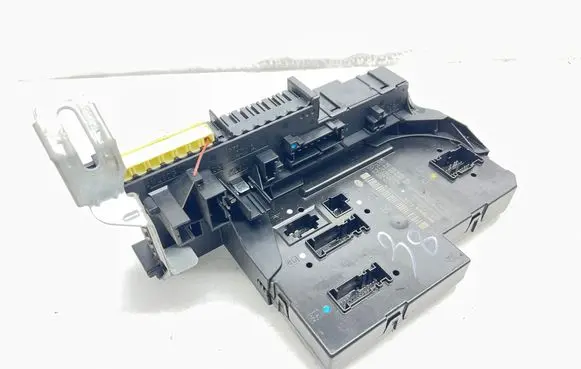 Mercedes-Benz C W204 Fuse module 2049000902 2129022702 2045458732